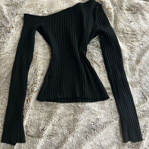 H&M women’s asymmetrical sweater top | XS